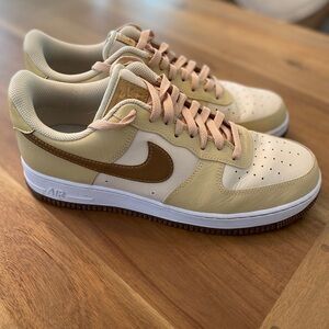 Nike Air Force 1 ‘07: Cream and Tan Sneakers